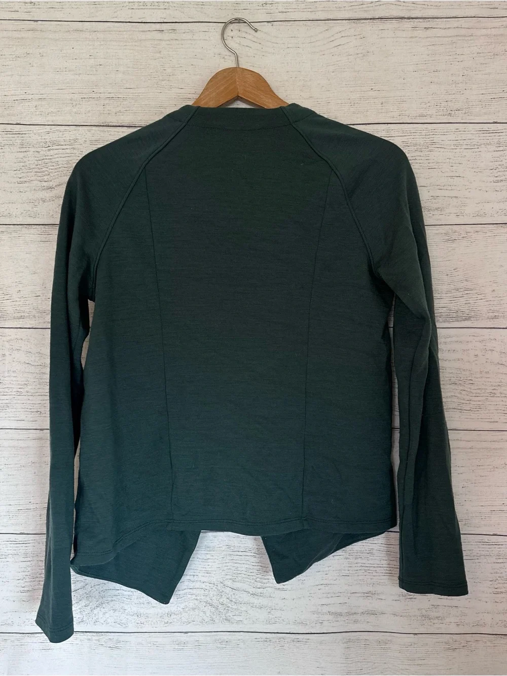 Ibex Women’s Layover Cross Wool Cardigan. - Picture 5 of 5
